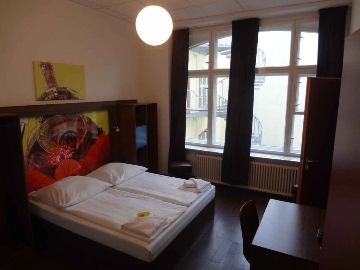 103 2* Berlin